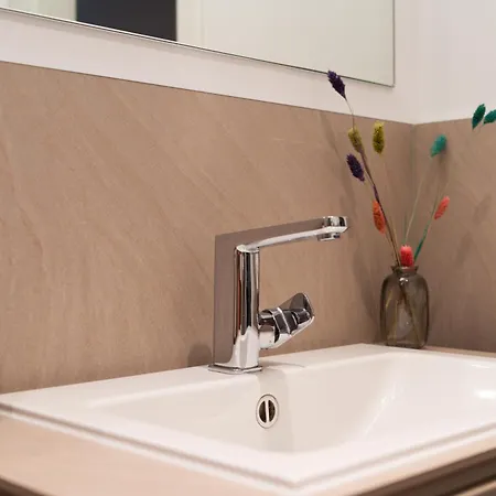 Appartement Loft - Naehe Hautbahnhof - Urbane Umgebung - Kueche *